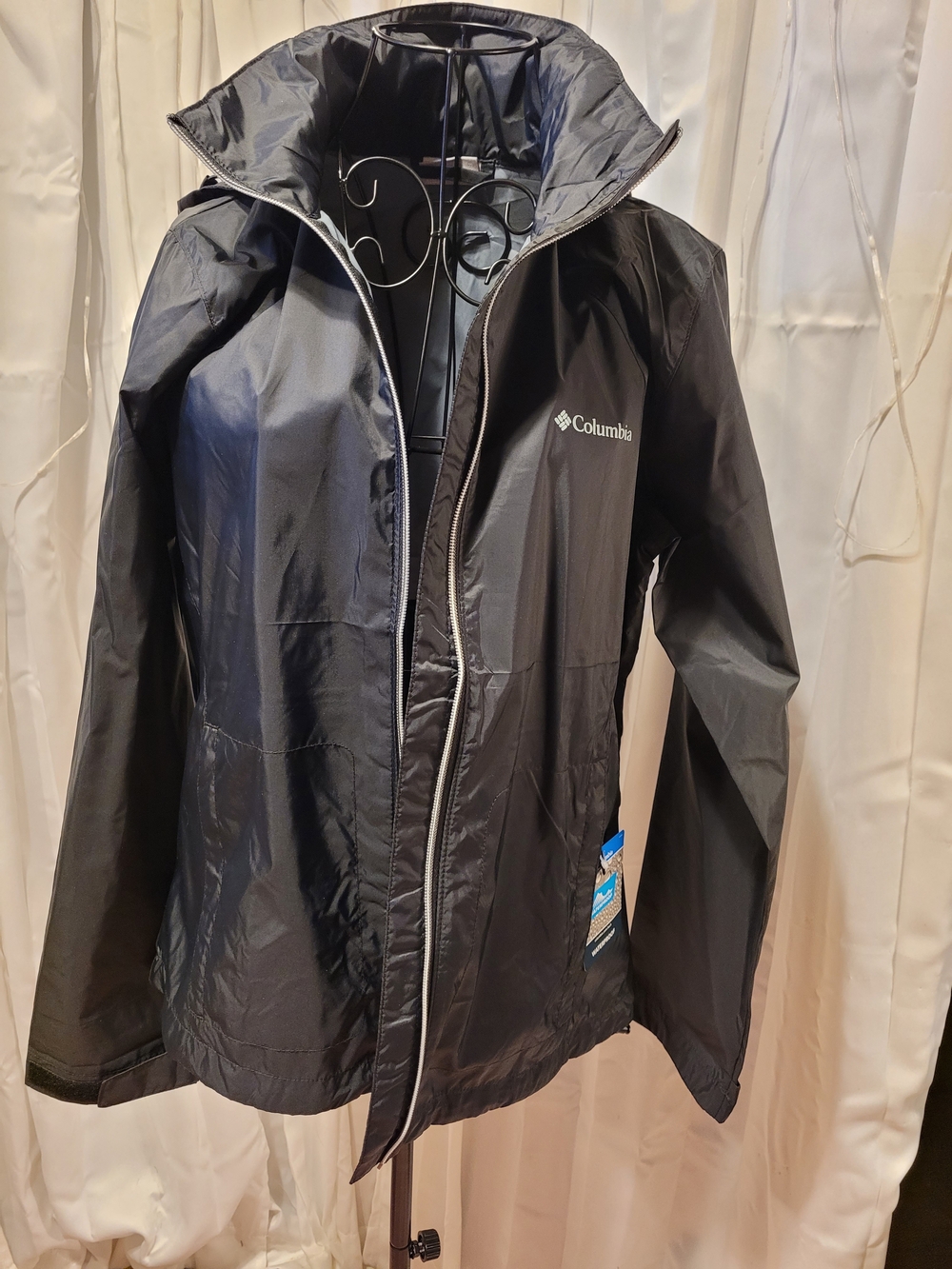 Columbia Black Packable Rain Jacket